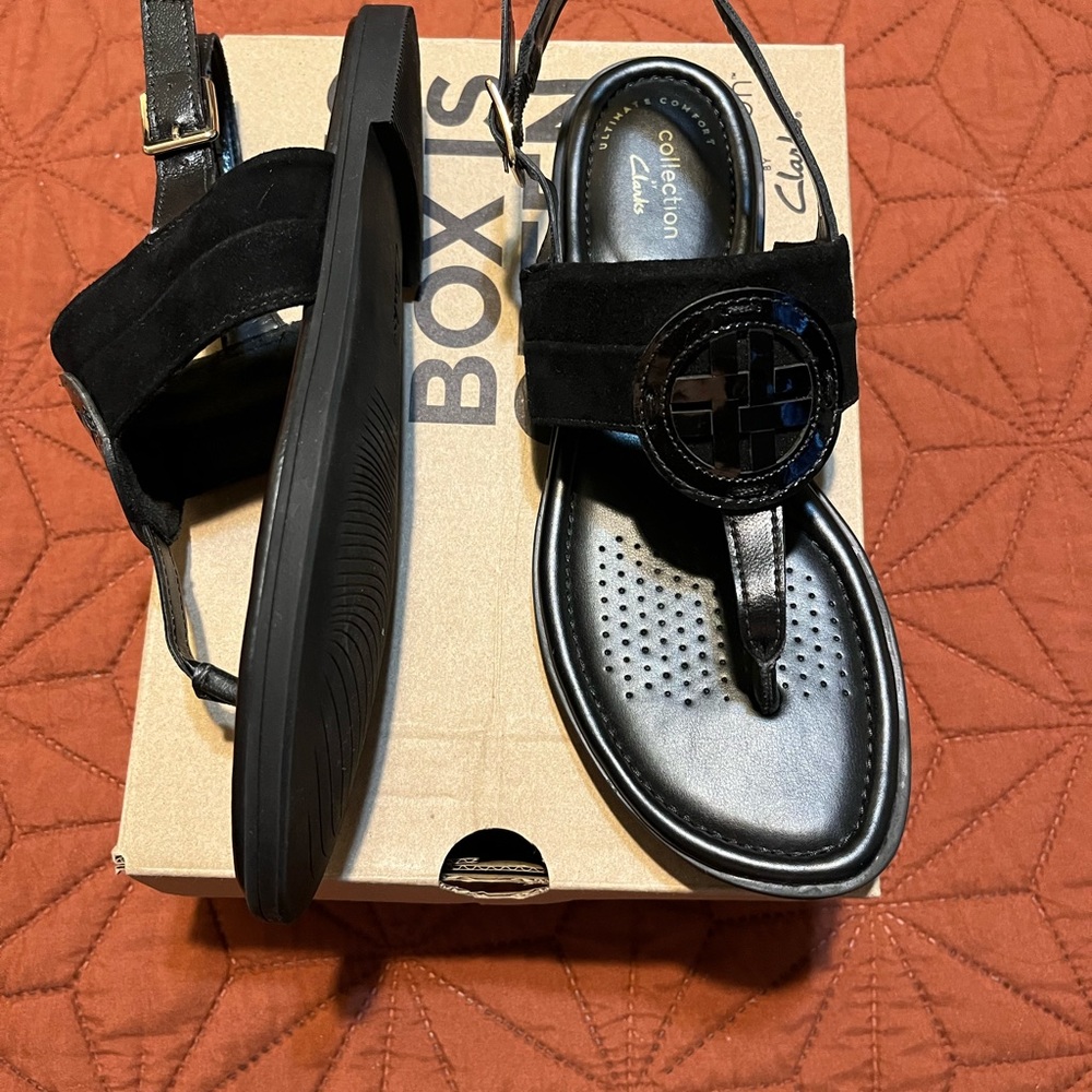 Clarks leather thong sandal. Part of the ultimate comfort collection. - Picture 5 of 5
